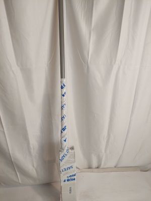 une serpillière posée sur un drap blanc