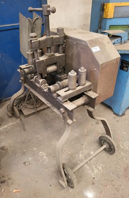 une machine qui se trouve dans une pièce