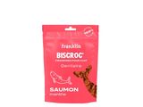un sachet de biscuits au saumon sur fond blanc