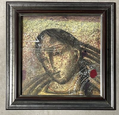une image représentant un tableau d'une femme avec une rose dans les cheveux