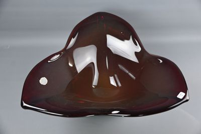 une sauce au chocolat en forme de cœur sur une cuillère