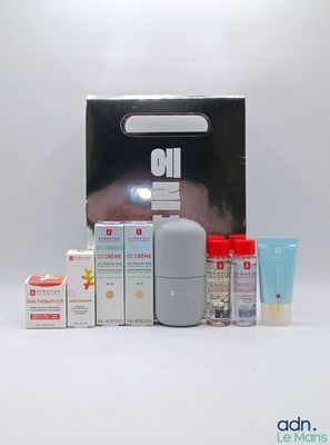 une photo d'une boîte de produits de soin pour la peau