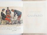 un livre ouvert sur lequel figure le dessin d'un groupe d'hommes en uniforme