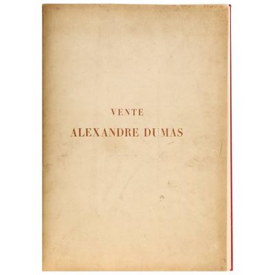 un vieux livre dont la couverture est bordée de rouge