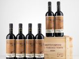 six bouteilles de vin dans une caisse en bois sur fond blanc
