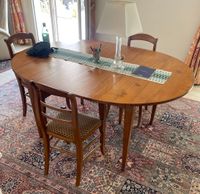 Table de salle à manger de style Directoire en merisier repo…