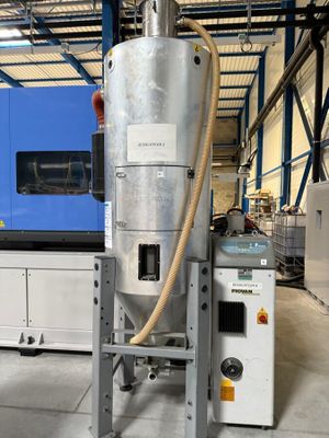 une machine qui se trouve à l'intérieur d'un bâtiment