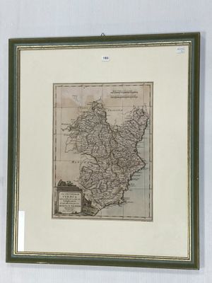 une vieille carte de l'Irlande encadrée, accrochée au mur