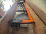 une machine placée au milieu d'une pièce