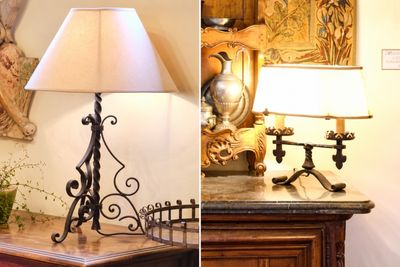 deux photos d'une table sur laquelle se trouve une lampe et une photo d'un miroir accroché au mur