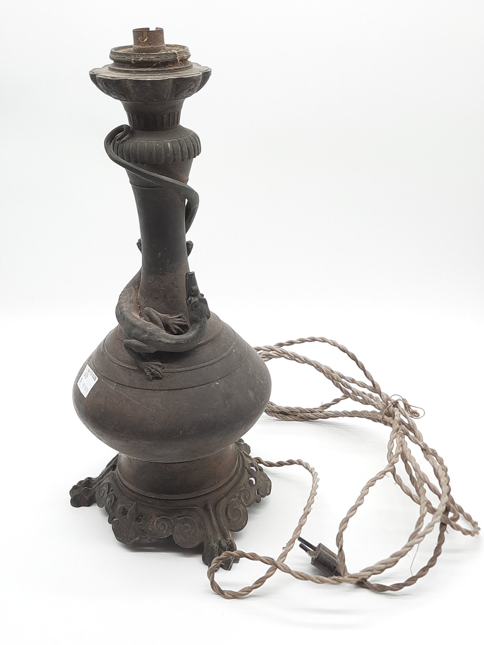 Important pied de lampe balustre anciennement à pétrole, mon…