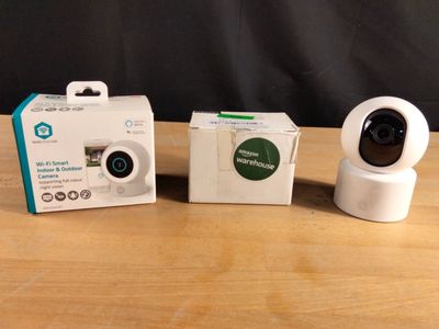 Lot de trois caméras de vidéo surveillance, NEDIS, NEWYI, et…