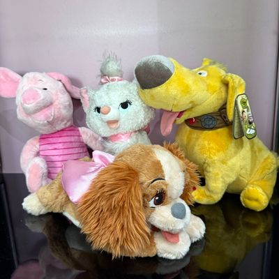 Lot de 4 peluches officielles DISNEY: LA-HAUT, BELLE ET LE C…