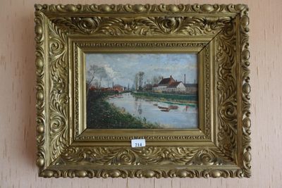 une photo d'un tableau accroché au mur