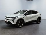 Le nouveau SUV Toyota C-HR est garé dans un showroom