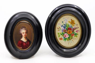 Ensemble comprenant : - Portrait de femme. Miniature sur cui… - Photo 1