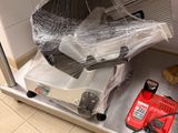 a picture of a piece of equipment that is sitting on top of a table