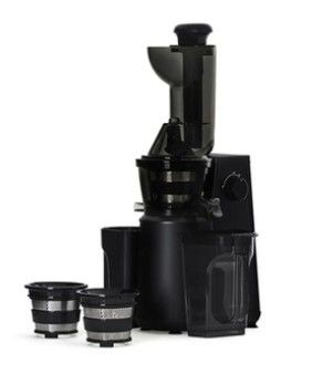 une photo d'un extracteur de jus avec trois verres de jus