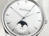 une image montrant un gros plan d'une montre-bracelet au cadran blanc