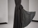 une robe noire sur un mannequin mannequin mannequin mannequin mannequin mannequin mannequin mannequin mannequin mannequin