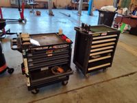 2 servantes d'atelier (mauvais état) + outillage à main