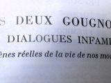 un gros plan d'un livre ouvert sur lequel figure l'image d'une horloge