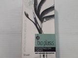 une boîte de brosses à dents posée sur une table