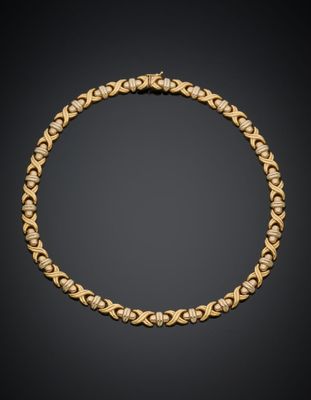 un bracelet en or jaune 18 carats serti de diamants