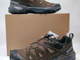 Chaussures de randonnée « Salida » pour homme, présentées dans une boîte sur fond blanc