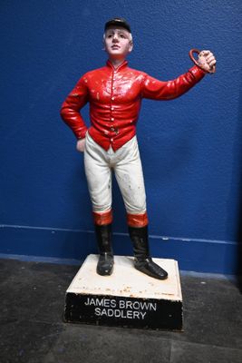 James Brown Saddlery Statuette publicitaire de cavalier en f…