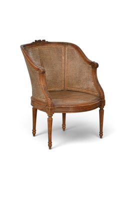 une image représentant une chaise en osier sur fond blanc