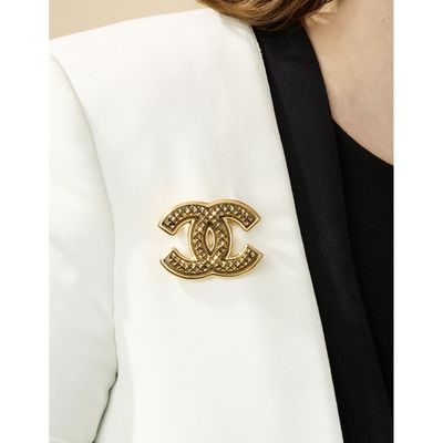 CHANEL, Collection Métiers d'art 2024, Grande broche siglée …
