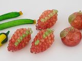 beaucoup de fruits et de légumes qui sont sur la table