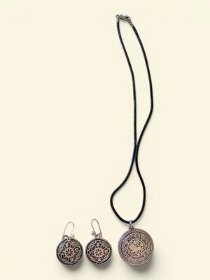 necklace and earring set with silver filigree