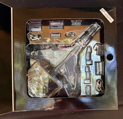 une photo d'une boîte contenant un ensemble d'outils