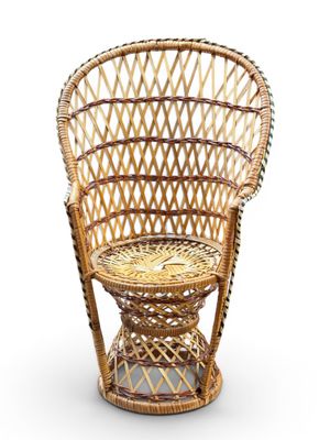 FAUTEUIL en rotin type poupée Emmanuelle.