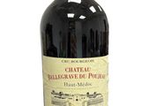 une bouteille de vin posée sur une table