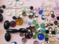 Un lot de boutons fantaisie, de petits formats, de toute mat… (photo 2)