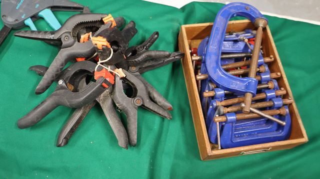 Lot de 15 serre-joints. Joint 10 pinces plastiques