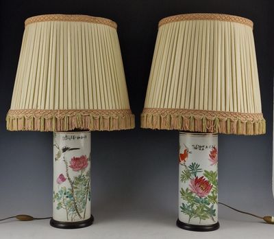 CHINE - XXEME SIECLE - PAIRE DE VASES ROULEAU en porcelaine …