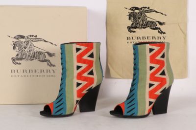 BURBERRY - Paire de bottines à talons Tapestry Bateson Peep …