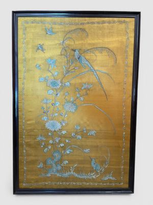 PANNEAU DE BRODERIE sur soie à décor d'animaux fantastiques  sur des b - Photo 1