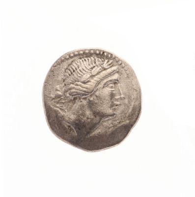 une image représentant une pièce d'argent sur laquelle figure une femme
