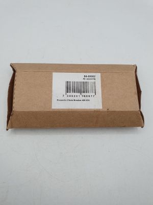 une boîte marron sur laquelle figure un code-barres