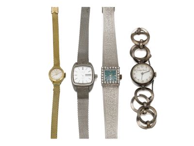 trois types différents de montres et de bracelets sur un fond blanc