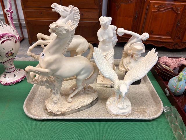 Ensemble de sculptures résine.