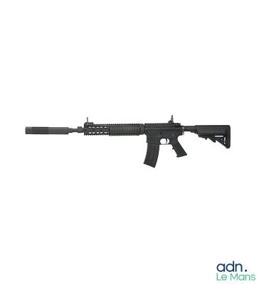 un fusil AR-15 sur fond blanc, portant l'inscription « AR-15 »