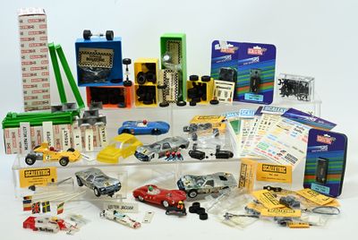 SCALEXTRIX, plus de 100 pièces détachées pour les circuits : - Photo 1