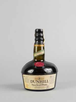 une bouteille de whisky irlandais single malt Dunhill