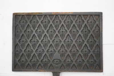 Lot de cinq moules ou fers à gaufre